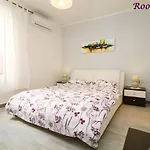 Old Town Rooms And Apartment